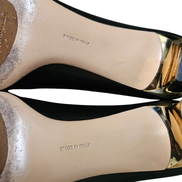 Salvatore Ferragamo Tamina Black Leather Gold Tone Heel Pumps Sz 8B Italy - Picture 8 of 13